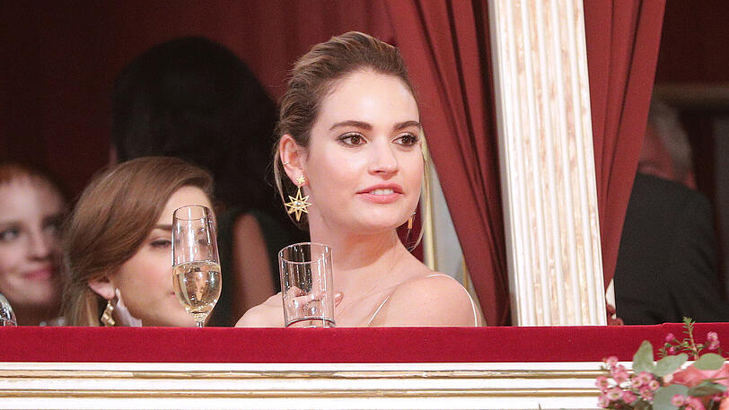 Die britische Schauspielerin Lily James besuchte den Wiener Opernball ebenfalls.