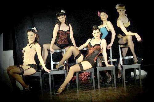 Heiße Tanz-Szene der &bdquo;Tonics&ldquo; (von links): Nadja Lehnert, Karin Schubert, Martina Vogt, Sandra Rieß und Nicole Lehnert.