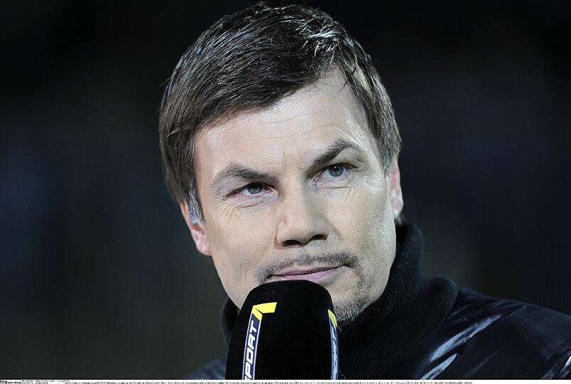 Und bei SPORT1 hat Strunz auch gleich einen alten FCB-Weggefährten als Partner: Thomas Helmer flackert dort ebenfalls unter anderem als Moderator von &bdquo;Bundesliga Aktuell&ldquo;  und Doppelpass-Experte über den Bildschirm.