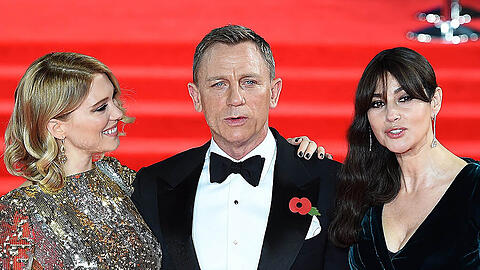 Daniel Craig mit seinen "Bond-Girls" Léa Seydoux und Monica Bellucci. Die Bilder der Weltpremiere in London.