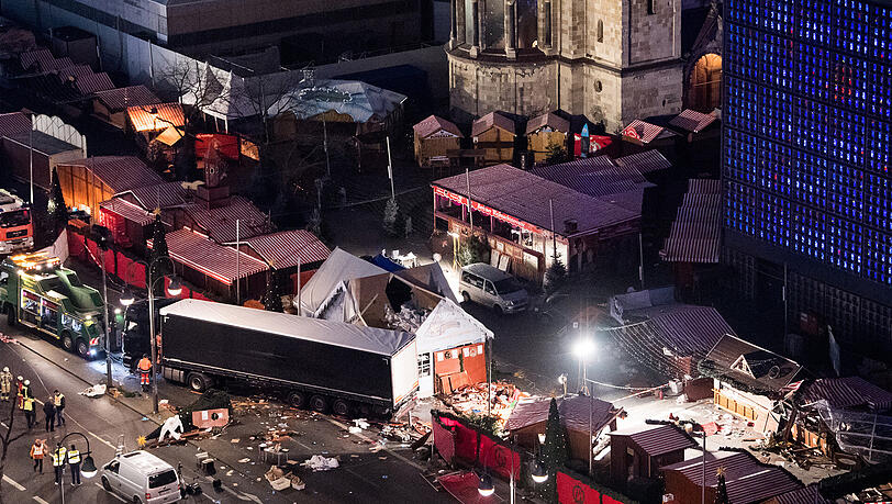 Beim islamistischen Terroranschlag am Breitscheidplatz in Berlin waren im Dezember 2016 zwölf Menschen gestorben. Beim islamistischen Terroranschlag am Breitscheidplatz in Berlin waren im Dezember 2016 zwölf Menschen gestorben.