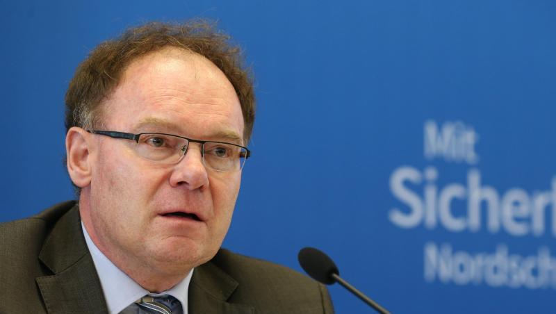 Gerhard Zintl, Leiter der Kriminalpolizei Augsburg spricht auf einer Pressekonferenz zu Journalisten. Foto: Karl-Josef Hildenbrand/dpa Gerhard Zintl, Leiter der Kriminalpolizei Augsburg spricht auf einer Pressekonferenz zu Journalisten. Foto: Karl-Josef Hildenbrand/dpa