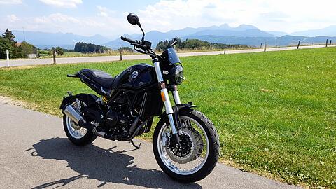 Das Design der Leoncino 500 Cross kann man schlicht als gelungen bezeichnen, es kombiniert geschickt Retro-Elemente mit modernen Zutaten.