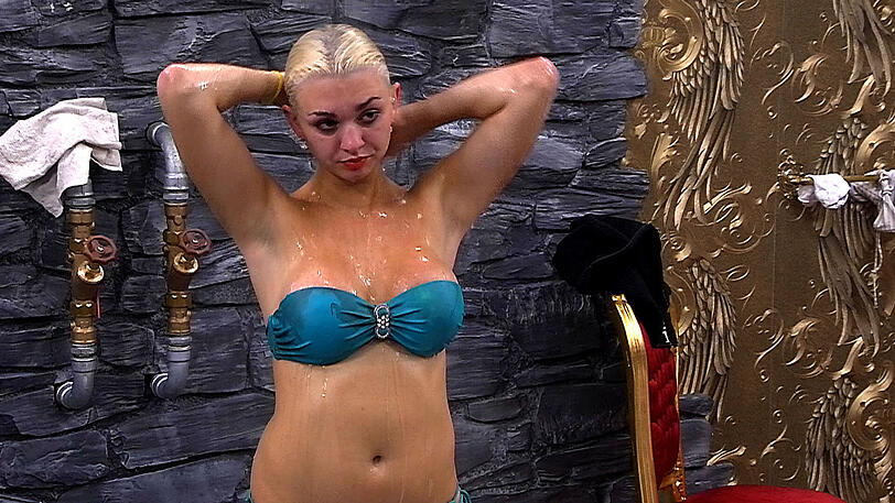 Natalia kann es nicht glauben. Ist sie so unbeliebt bei den Zuschauern? Sie denkt daran aufzuhören.