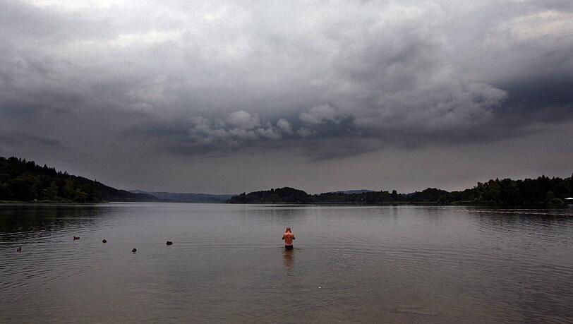Unglück im Staffelsee: Ein Familienvater wurde ohnmächtig und starb (Archivbild). Unglück im Staffelsee: Ein Familienvater wurde ohnmächtig und starb (Archivbild).