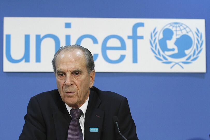 "Blacky war ein ganz besonderer Mensch, der jeden, der ihm begegnete, mit seinem Charme und seiner Präsenz beeindruckte", so der Vorsitzende von Unicef Deutschland, Jürgen Heraeus. "Mit seiner couragierten und warmherzigen Persönlichkeit hat Joachim Fuchsberger über Jahrzehnte die Köpfe und Herzen der Menschen erreicht (...) Danke, Blacky!" Fuchsberger hatte seit 30 Jahren als Botschafter für die Kinderhilfsorganisation gewirkt und zu ihren Gunsten auf zahlreiche Gagen verzichtet. Er begründete sein Engagement mit den Worten: "Ich habe den Glauben nicht verloren, dass wir gemeinsam die Welt menschlicher machen können. Und ich bin überzeugt, dass wir bei den Kindern anfangen müssen."