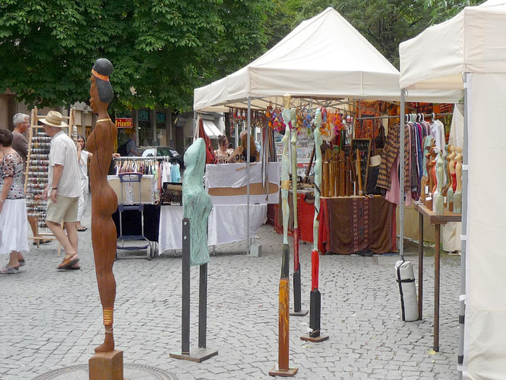 Wie entstehen diese Figuren? Auf dem Handwerksmarkt gibt es die Antwort.