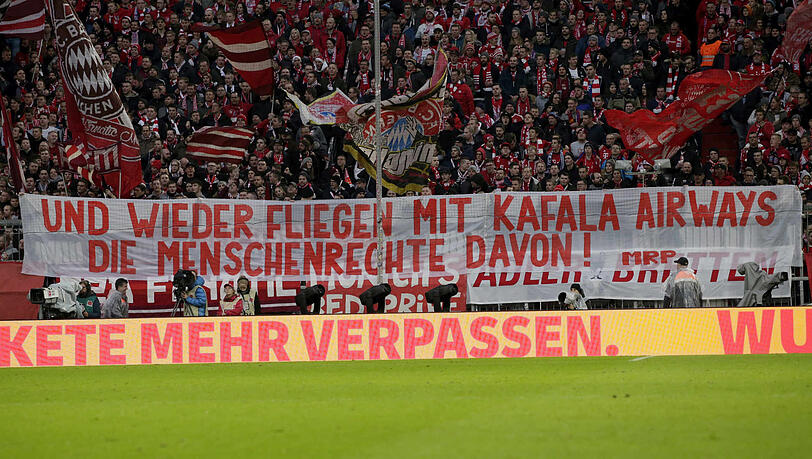 Das Banner der Bayern-Anhänger beim Heimspiel gegen den VfL Wolfsburg. Das Banner der Bayern-Anhänger beim Heimspiel gegen den VfL Wolfsburg.