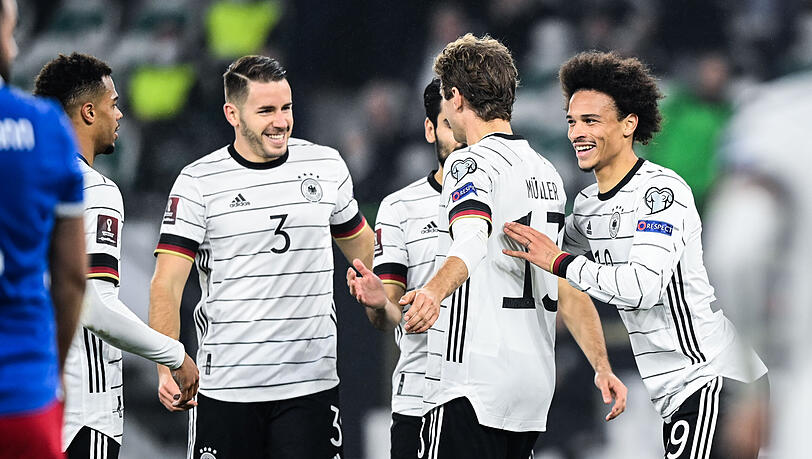 Bayern-Stars Thomas Müller und Leroy Sané treffen gegen Liechtenstein doppelt.