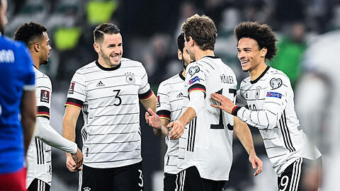 Bayern-Stars Thomas Müller und Leroy Sané treffen gegen Liechtenstein doppelt.
