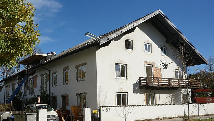 In dem 1896 erbauten Zehentbauer-Hof in Kirchtrudering sollen Wohngruppen für Menschen mit chronischer Atemnot entstehen. In dem 1896 erbauten Zehentbauer-Hof in Kirchtrudering sollen Wohngruppen für Menschen mit chronischer Atemnot entstehen.