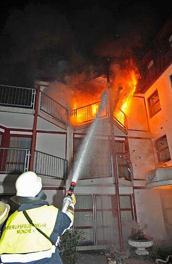 Einsatz der Feuerwehr in der Gollierstraße: In einem Heim für minderjährige Flüchtlinge hat es in München gebrannt.