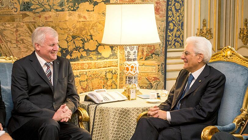 Horst Seehofer spricht in Rom mit Italiens Staatspräsident Sergio Mattarella über die Flüchtlingspolitik Horst Seehofer spricht in Rom mit Italiens Staatspräsident Sergio Mattarella über die Flüchtlingspolitik