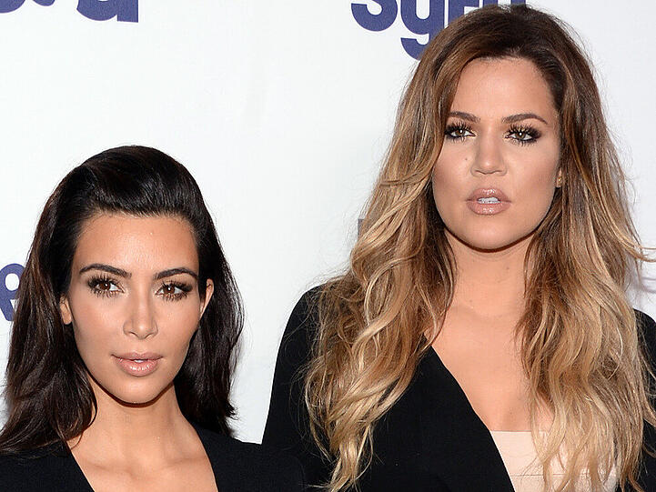 Stellen beide gerne ihre Kurven zur Schau: Kim und Khloé Kardashian