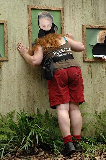 In der Ahnengallerie des Dschungelcamps wartete wieder jede Menge Krabbel- und Kriechzeugs auf Rebecca.