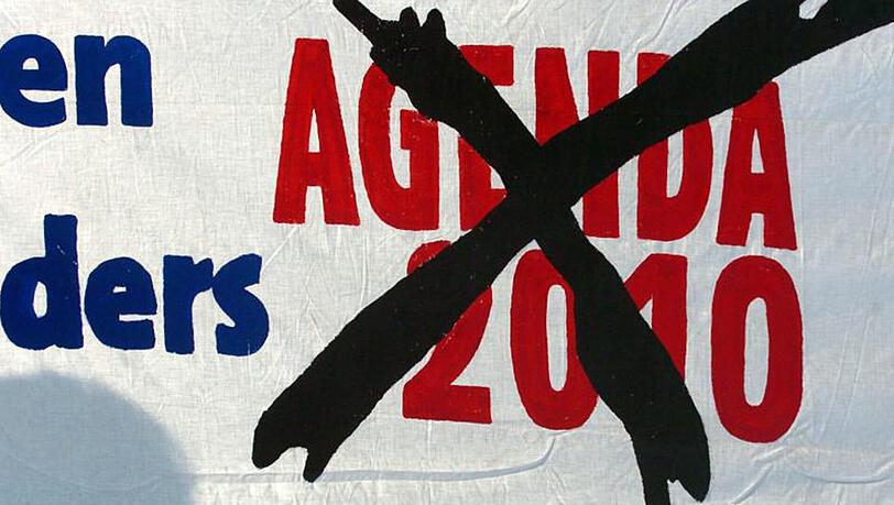 Thema im Wahlkampf der Sozialdemokraten: Die "Agenda 2010". Thema im Wahlkampf der Sozialdemokraten: Die "Agenda 2010".