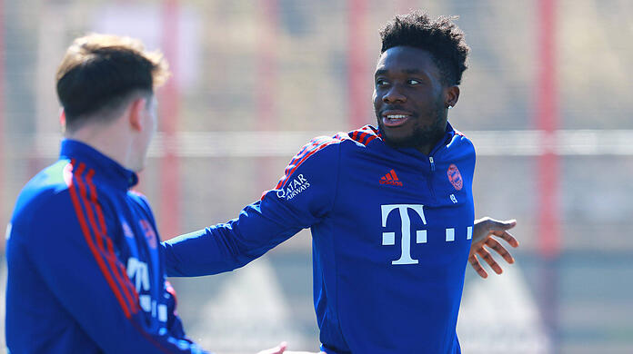 Alphonso Davies absolvierte am Dienstag erstmals wieder Teile des Mannschaftstrainings.
