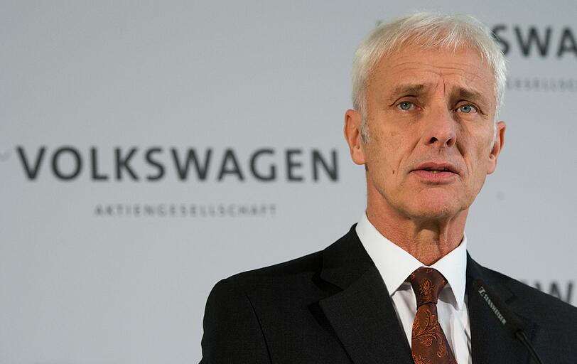Der neue VW-Konzernchef Müller hatte bereits kurz nach seiner Amtsübernahme angekündigt, wegen der Krise alle Investitionen auf den Prüfstand stellen zu wollen.