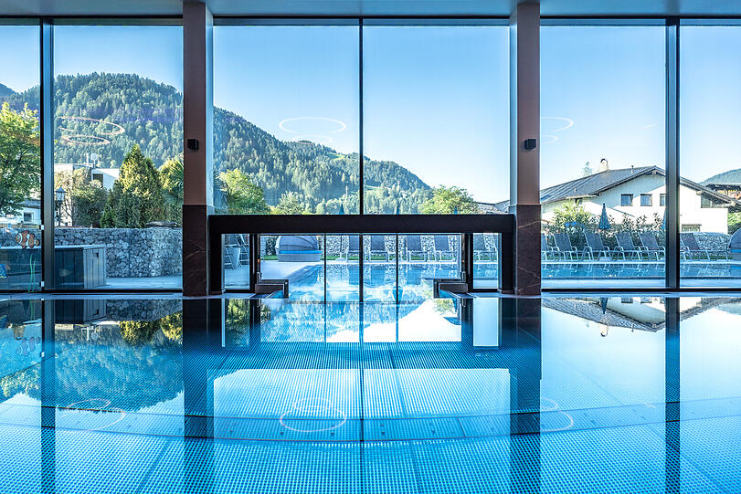 Infinity Pool mit Panoramaaussicht.