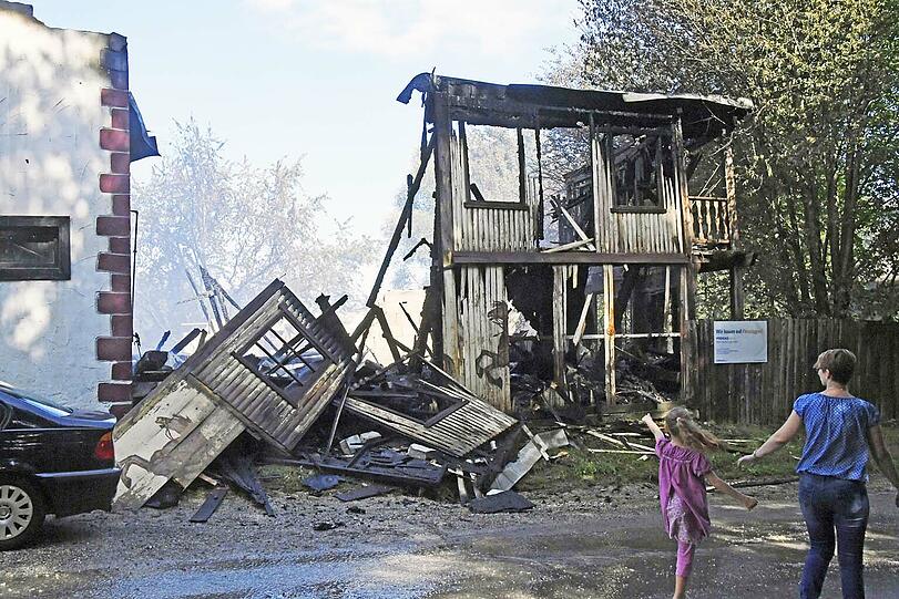 Durch den Brand im Freizeitpark bei Augsburg entstand ein Schaden in Millionenhöhe.