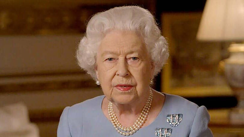 Diese Frisur hat sie sich selbst gemacht: Queen Elizabeth II. während ihrer Fernsehansprache Anfang Mai auf Schloss Windsor