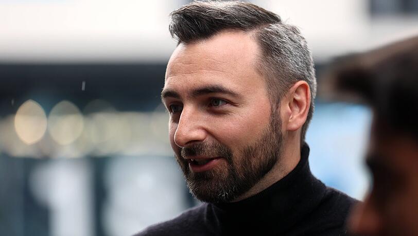 Der Unternehmensjurist und Anwalt (35) ist gebürtiger Münchner und seit Juli dieses Jahres Vize-Präsident des TSV 1860. Der Unternehmensjurist und Anwalt (35) ist gebürtiger Münchner und seit Juli dieses Jahres Vize-Präsident des TSV 1860.