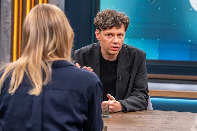 Schauspieler Christian Friedel ist Teil der Initiative "Wahre Heimatliebe ist...", die einen AfD-Wahlsieg in Sachsen-Anhalt verhindern will. Schauspieler Christian Friedel ist Teil der Initiative "Wahre Heimatliebe ist...", die einen AfD-Wahlsieg in Sachsen-Anhalt verhindern will.