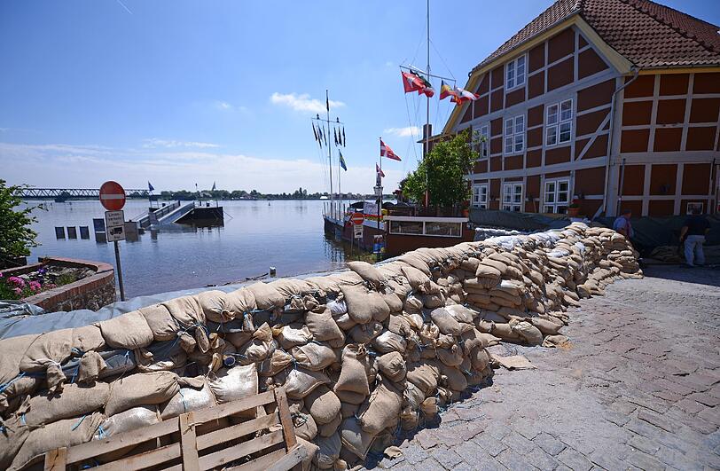 Evakuierung an der Elbe: In Lauenburg bedroht das Hochwasser die Altstadt.