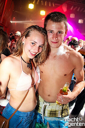 Richtig feucht war's bei der Schaumparty XXL 2.0 in der Nachtgalerie.