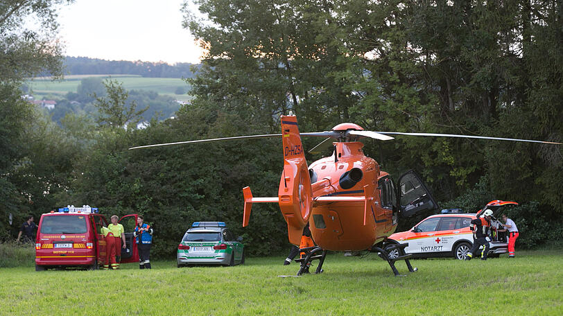 Bilder vom Notarzteinsatz am Tachinger See - die 63-Jährige ist gestorben, kurz nachdem sie ins Krankenhaus.