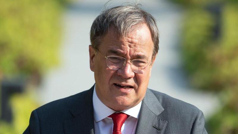 Armin Laschet ist der Ministerpräsident von Nordrhein-Westfalen. Armin Laschet ist der Ministerpräsident von Nordrhein-Westfalen.