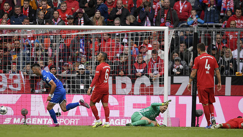 Rückschlag für den FC Bayern: Die Münchner verlieren daheim mit 1:2 gegen Hoffenheim. Rückschlag für den FC Bayern: Die Münchner verlieren daheim mit 1:2 gegen Hoffenheim.