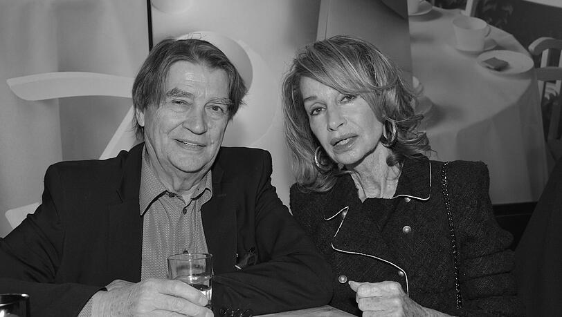 Roger Fritz (hier mit seiner großen Liebe Margit) ist am 26. November im Alter von 85 Jahren verstorben. Der Fotograf und Liebling der Münchner Society erlag einem Schlaganfall.