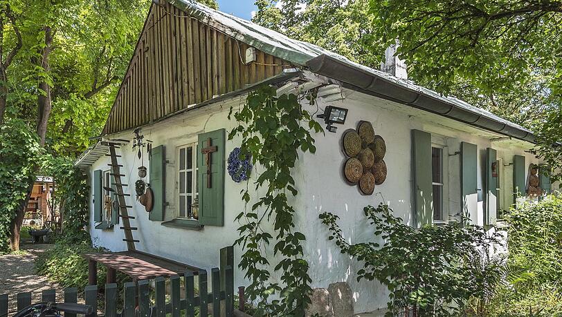 Das Wohnhaus, das beim Brand stehen blieb. Das Wohnhaus, das beim Brand stehen blieb.