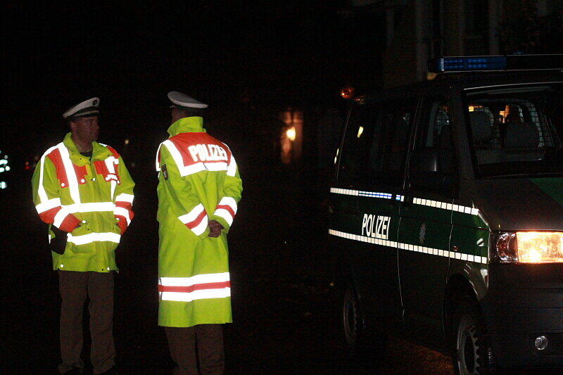 Mord in Traunstein: Eine 55-jährige Frau ist umgebracht worden. Die Bilder vom Tatort und von der Spurensicherung der Polizei