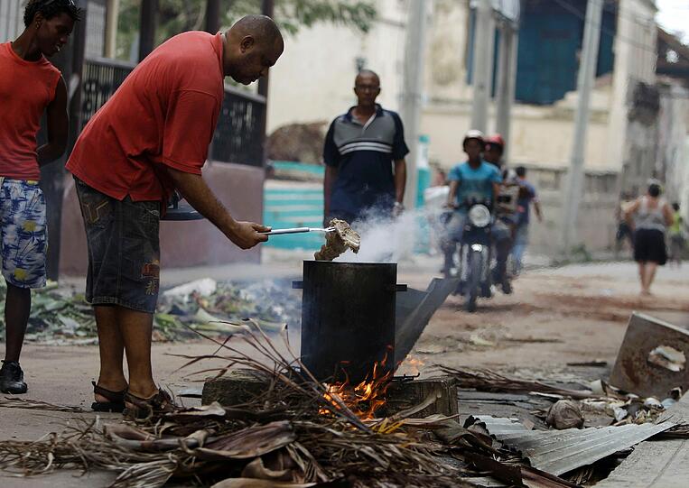 Hurrikan &bdquo;Sandy&ldquo; hat in Kuba mehr Zerstörungen angerichtet, als zunächst angenommen. Bilder aus der Provinz Santiago de Cuba
