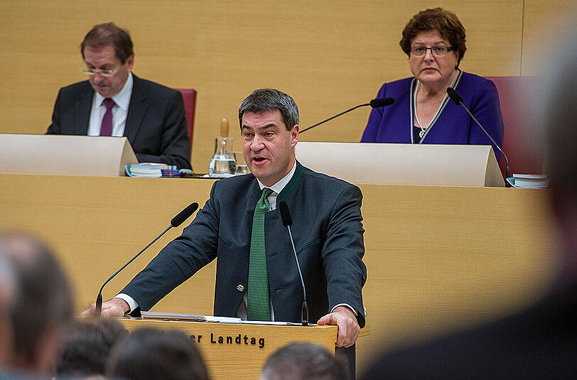 MARKUS SÖDER: Der Landesminister für Finanzen und Heimat ist der Ziehsohn von Ex-CSU-Chef Edmund Stoiber. Mit Seehofer gibt es immer wieder Zoff, den beide gern auch einmal öffentlich austragen. Söder (48) gilt als politisches Alpha-Tier und CSU-Allzweckwaffe. 2003 machte ihn Stoiber zum Generalsekretär - und Söder wurde bundesweit als Haudrauf bekannt. Unter Seehofer wurde er zunächst Umweltminister und später Finanzminister. CSU-intern hat der machthungrige Nürnberger an Boden gewonnen, ein Parteiliebling ist er aber nicht.