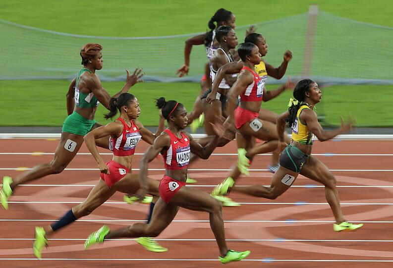 Fraser-Price ist erst die dritte Sprinterin, die bei Olympia
zweimal hintereinander auf der prestigeträchtigsten Sprintstrecke
gewann. Vor ihr schafften das nur die Amerikanerinnen Wyomia
Tyus (1964 und 1968) und Gail Devers (1992 und 1996).