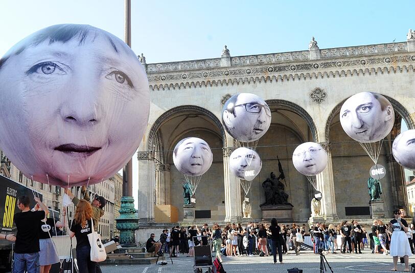 Ballon-Protest am Odeonsplatz: Jugendliche aus allen G7-Nationen treffen sich zur einer friedlichen Demo.