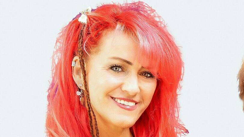 Sabrina Lange hat ihre blonden Haare mittlerweile rot gefärbt