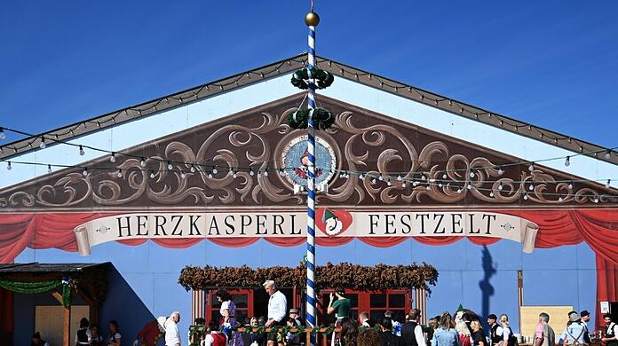 Beppi Bachmaier will mit seinem Herzkasperlzelt auf die Oide Wiesn zurückkehren.