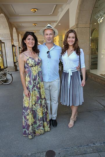 Nicola Tiggeler mit Ehemann Timothy Peach und Tochter Tiffany