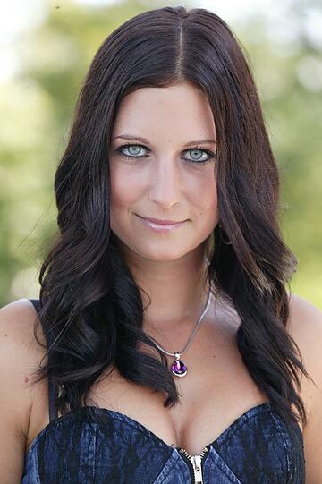 JULIA PEST: Das Hobby-Model aus Olching ist 21 Jahre alt.