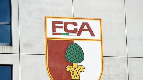 Das Vereinswappen des FC Augsburg. Foto: picture alliance/dpa/Archivbild
