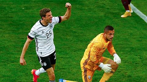 Das Team um Thomas M&uuml;ller feierte eine erfolgreiche EM-Generalprobe gegen Lettland.