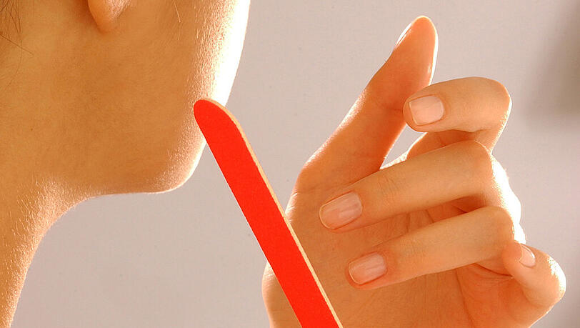 Dank Instant-Nagellackentferner kann man Nagellack jetzt schnell und einfach entfernen Dank Instant-Nagellackentferner kann man Nagellack jetzt schnell und einfach entfernen
