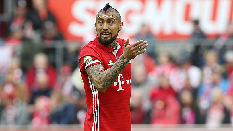 Arturo Vidal performt im Auto den Hit "Me Acostumbre" Arturo Vidal performt im Auto den Hit "Me Acostumbre"