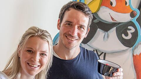 Felix Neureuther, ehemaliger deutscher Skirennläufer und Buchautor, und seine Frau Miriam.