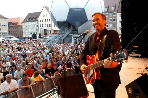Seelen-Sänger zum Anfassen: Stefan Gwildis, hier beim Bardentreffen 2005.