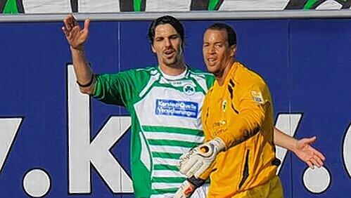Keeper Stephan Loboué kann es nicht fassen: Schon wieder ein Patzer von Marino Biliskov, schon wieder ein Gegentor. Keeper Stephan Loboué kann es nicht fassen: Schon wieder ein Patzer von Marino Biliskov, schon wieder ein Gegentor.